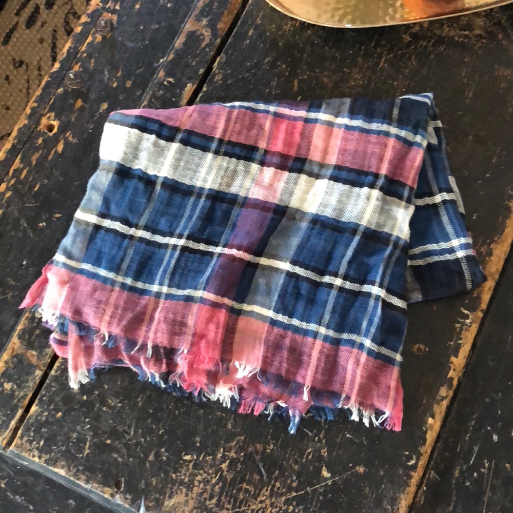 Gap lightweight plaid scarf